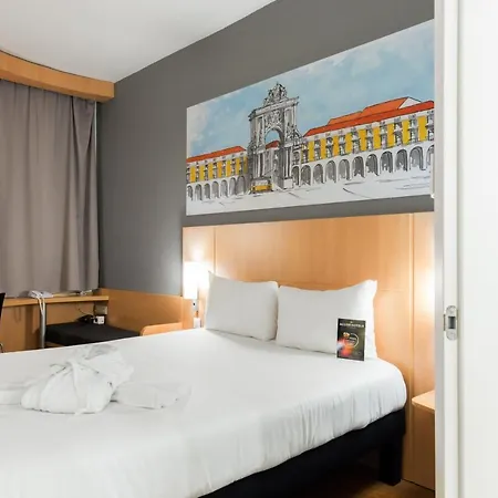 Ibis Parque Nacoes 3* Lisboa