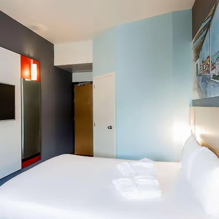 Hotel Ibis Parque Nacoes 3*