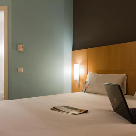 Ibis Parque Nacoes 3* Lisboa