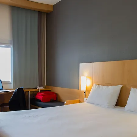 Ibis Parque Nacoes Hotel