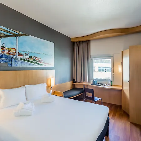 Ibis Parque Nacoes 3* ליסבון