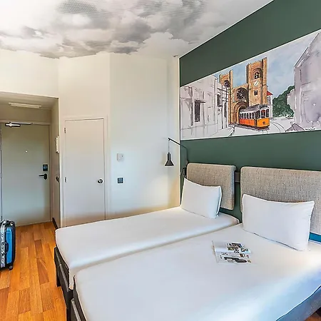 Ibis Parque Nacoes 3*