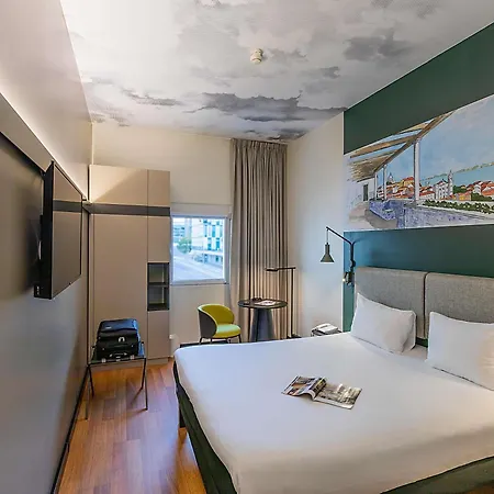 Ibis Parque Nacoes Hotel