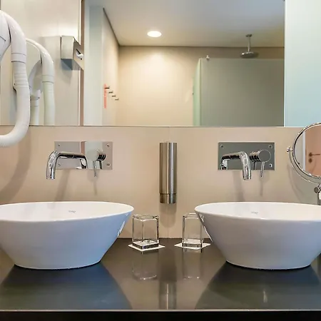 Ibis Parque Nacoes 3* ליסבון