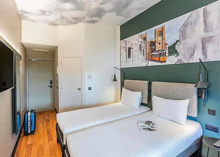 Ibis Parque Nacoes Hotel 3*