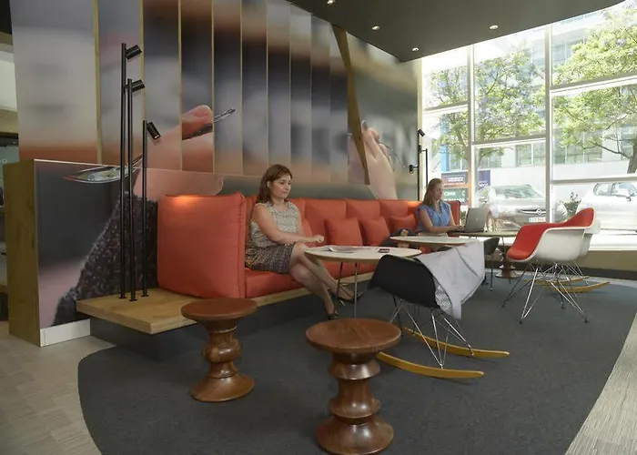 Ibis Parque Nacoes 3* ליסבון